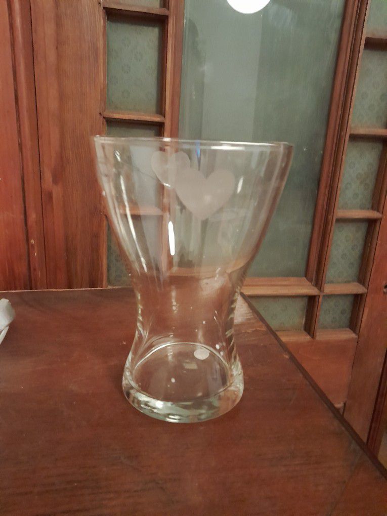 Clear Glass Vase With Frosted Etched Hearts