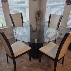 Breakfast Table With Four Chairs 