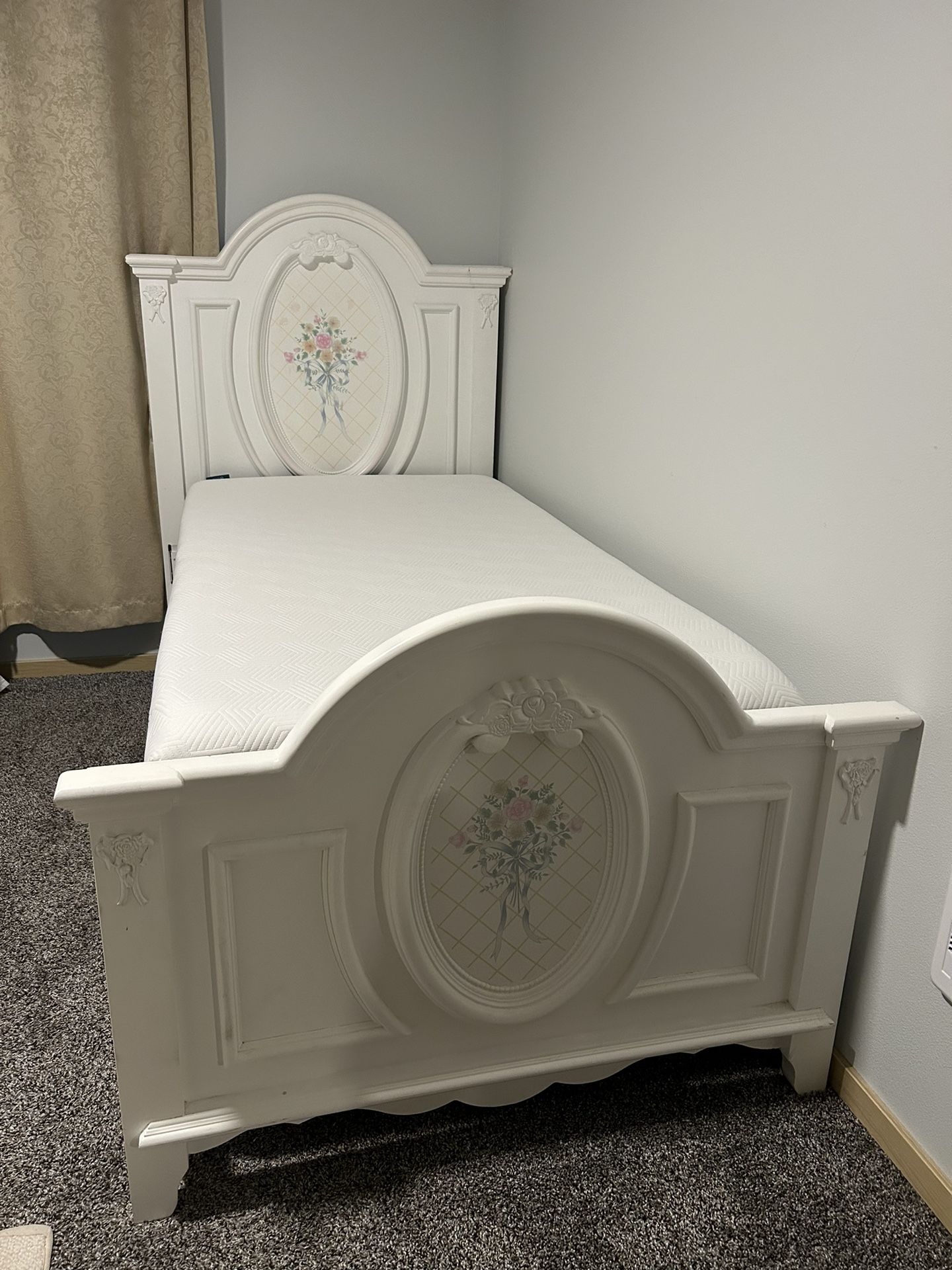 2 beautiful set of twin beds with memory foam mattresses included for