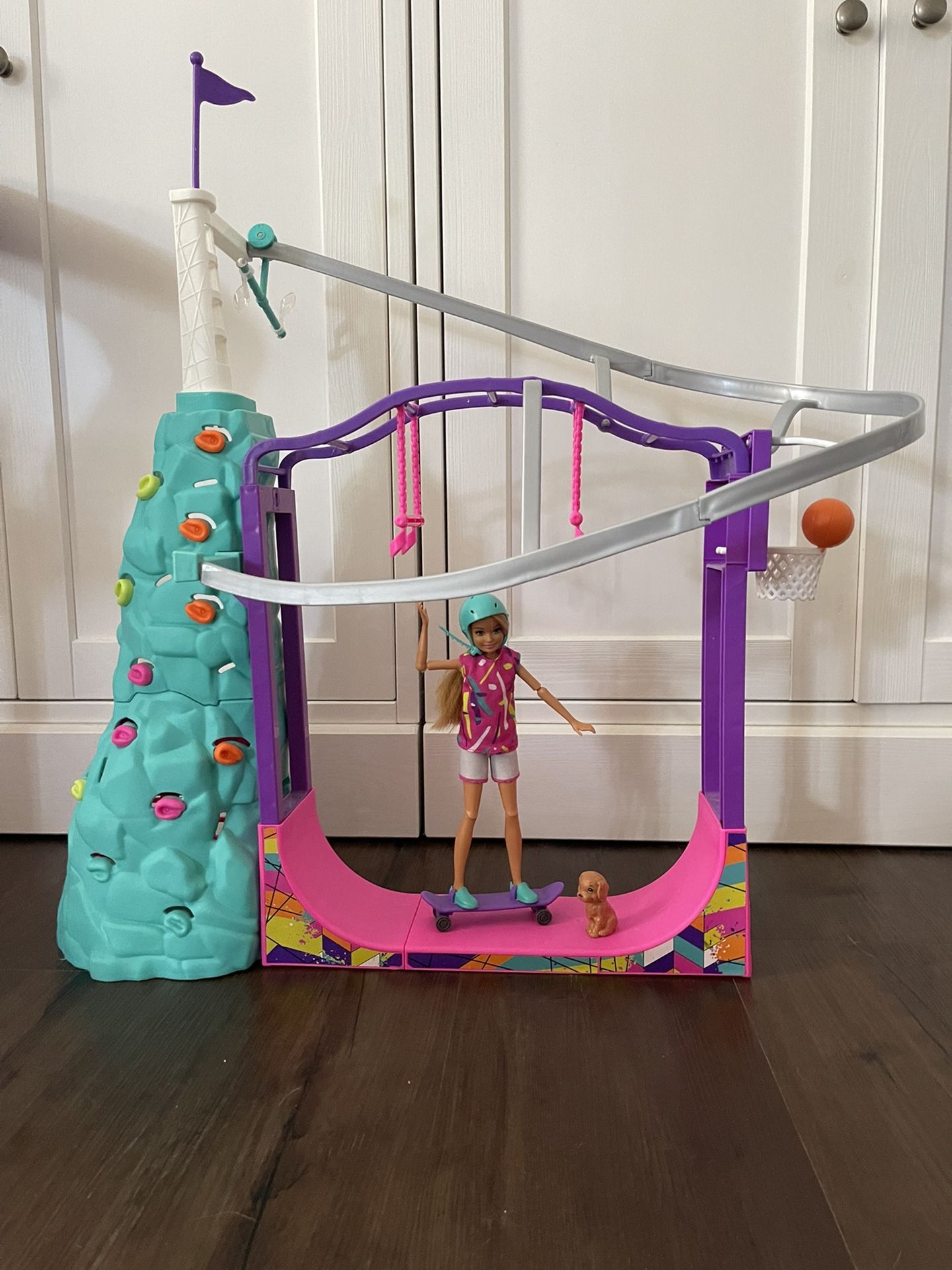 Barbie Team Stacie Extreme Sports Playset