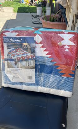 Vintage blanket by BEACON — NEW 