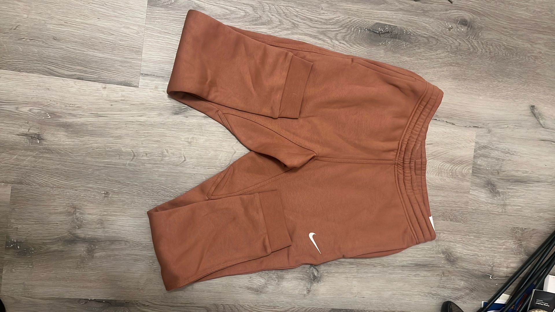 Nike Sweats Joggers Tapered Size Medium Brand New With Tags