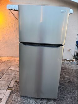 Refrigerator stainless steel Frigidaire 30 wide