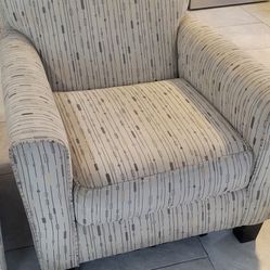 Accent Chairs 