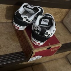 Knu Skool Vans Size 5 For Women