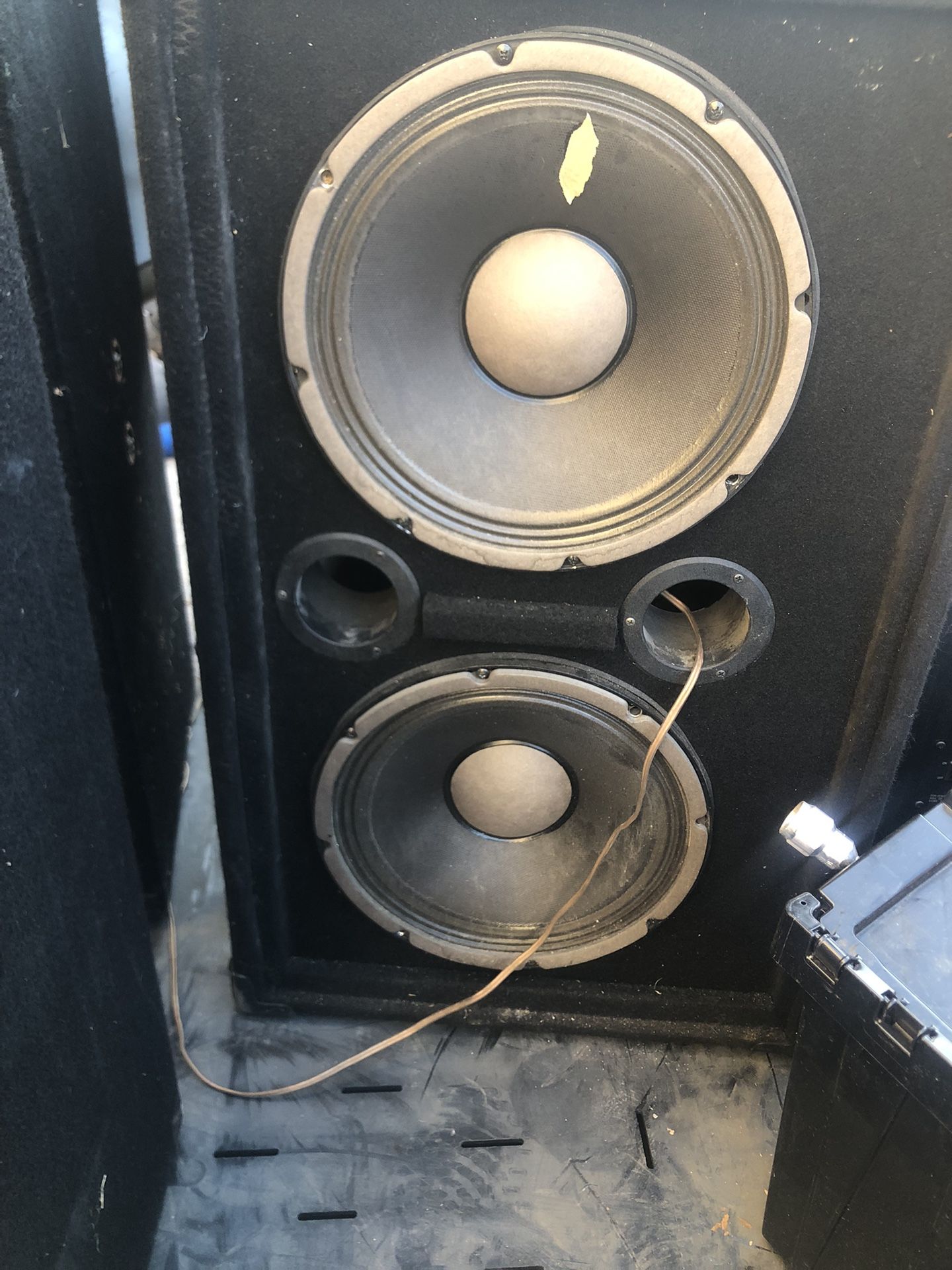 2 12” Subs