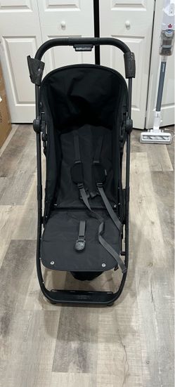 BRAND NEW- UPPAbaby Minu V3 Compact Stroller - James (Black / Carbon Frame / Black Leather)