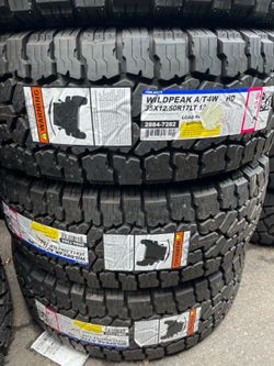 35x12.50R17LT FALKEN WILDPEAK A/T4W