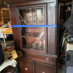 China Cabinet/Hutch