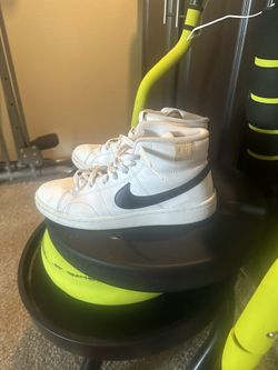 Men's Court Royale 2 High Top Sneaker Color: White/Black Size: 10.5 M MEDIUM