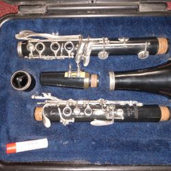 SELMER CLARINET WITH CASE 