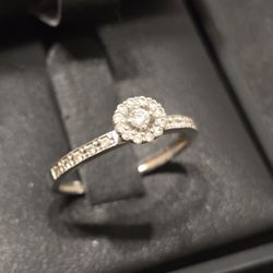 18K Gold Diamond Engagement Ring - Natural Diamono
