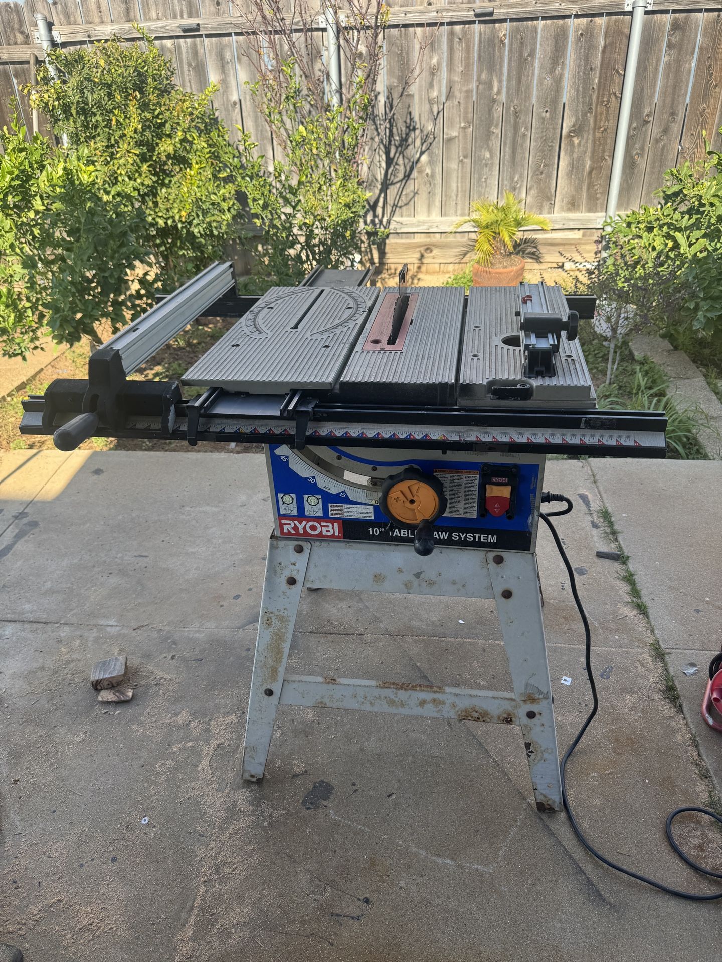 Ryobi BT3100-1 Table Saw
