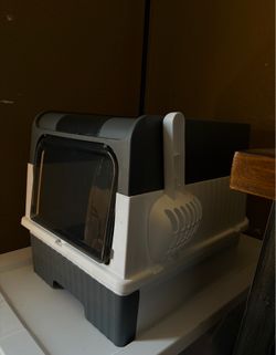 Dual Chamber Enclosed Litter Box