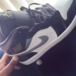 JORDAN 1s