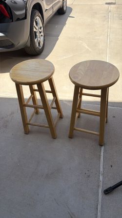 2 wood bar stools
