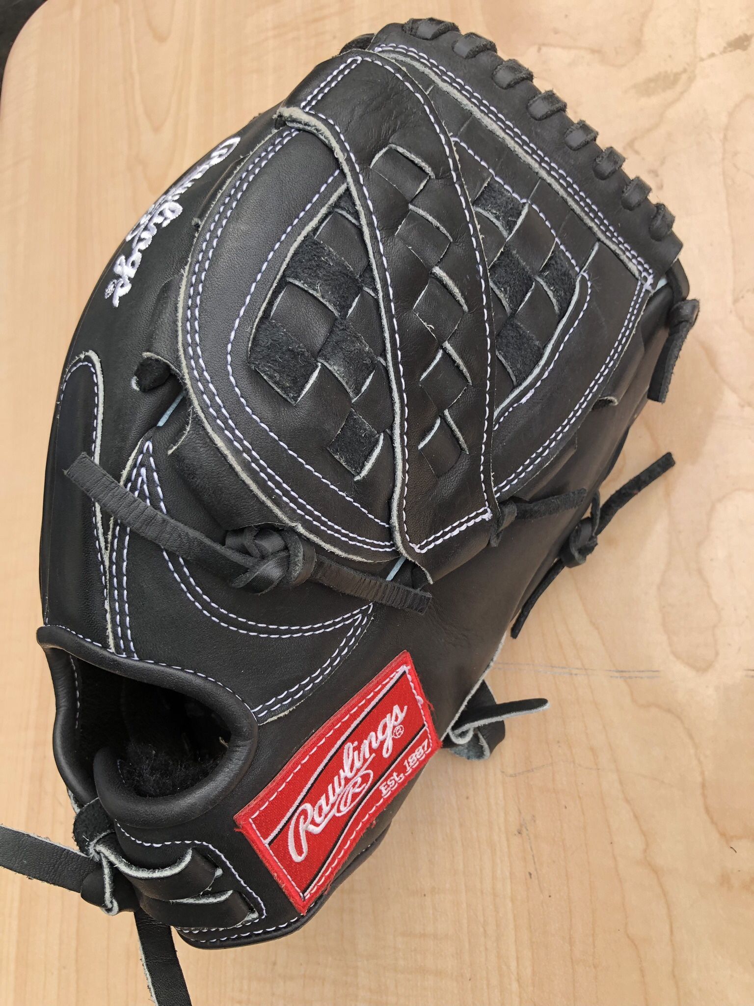 Rawlings Gold Glove Softball Glove Sz 12” In Excellent Condition $80 FIRM! Have More Softball And Baseball Equipment Available