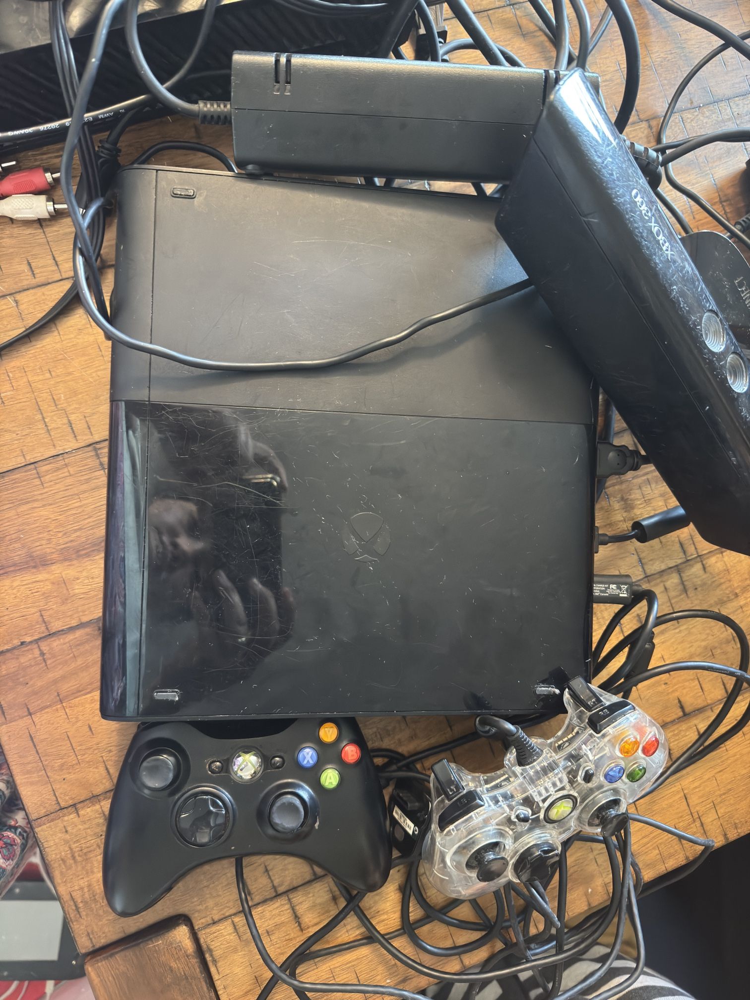 Xbox 360 E Console Bundle – 2 Controllers + Kinect