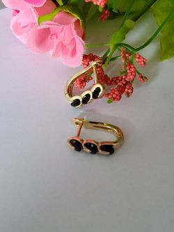 Gold plated zirconia earrings