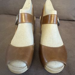 New Dansko Tamra PullUp Sandal