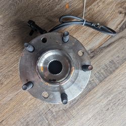 Chevy S10/GMC Sonoma Front Hub Assembly 