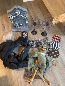 Halloween decorations lot
