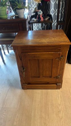 Icebox end table or table solid word