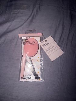 Facial kit