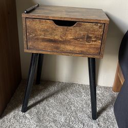 Mesitas de noche.  Set of 2