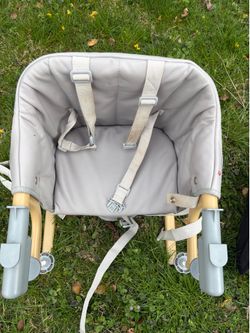 Portable clip on table highchair