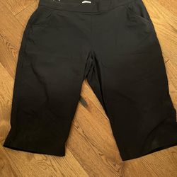 Columbia black knee length shorts