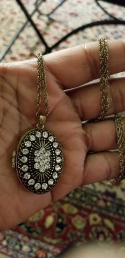 Vintage locket Pendant with Chain