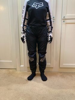 Women’s Fox Racing motocross jersey (M) and pants (10)