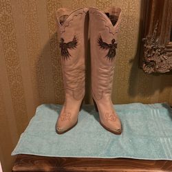 Zodiac USA Women’s Beige Suede Boots 5 1/2