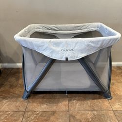 Nuna Play Yard Travel Crib
