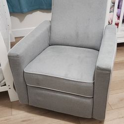 Reclinable Rocking Chair