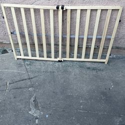 Wood door gate Puerta de madera