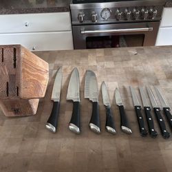 Kitchen Carving Knife Set (with 4 Steak Knives) And Butcher Block Holder