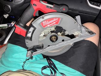 Milwaukee fuel 18v circular saw