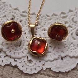 NEW EARRINGS AND NECKLACE SET 