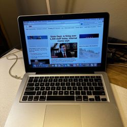 Laptop Macbook Pro, i5,128SSD,8gb Ram MSOffice 2019,, charger  225 Obo