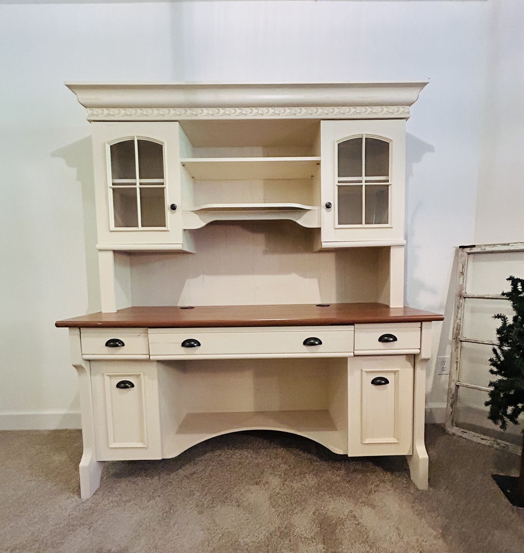 Computer Desk With Hutch