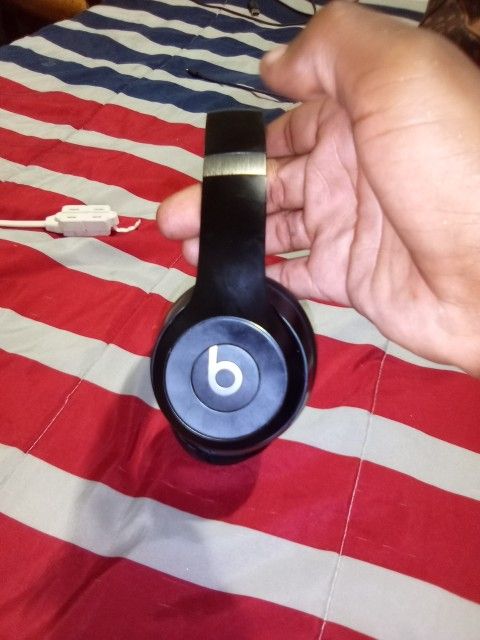 Beats Solo 4, Black