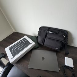 16-inch Macbook Pro (M3 Pro) - Space Black