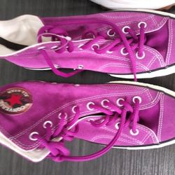 Unisex 2 Pairs Of All Star Converse Sneakers 