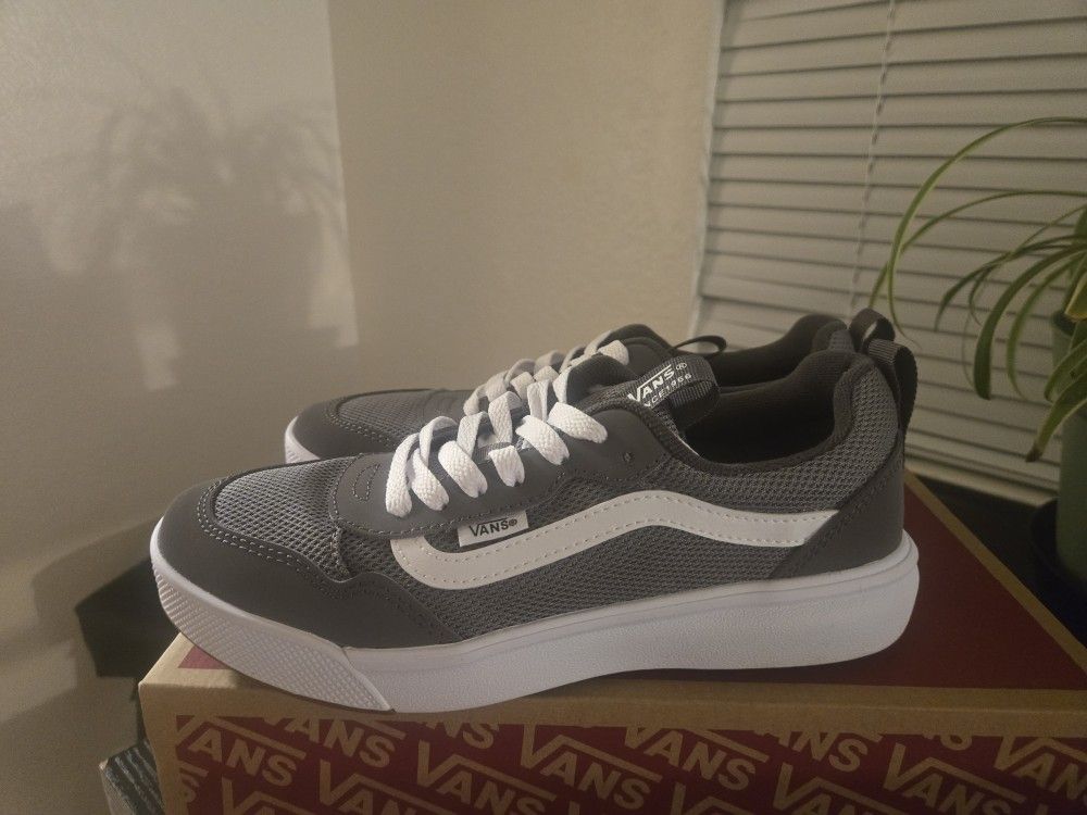 New Vans Sz 5.5