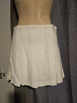 White pleated Skirt