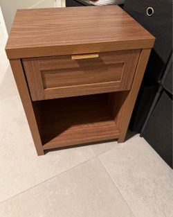 Modern Wood Nightstand / Bedside Table with Drawer