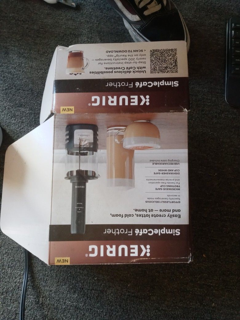 Keurig Simple Cafe Frother. USB Recharging.