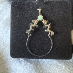 Double Dragon Pendant. 